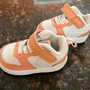 Nike Court Borough Low 2 SE Size 3c